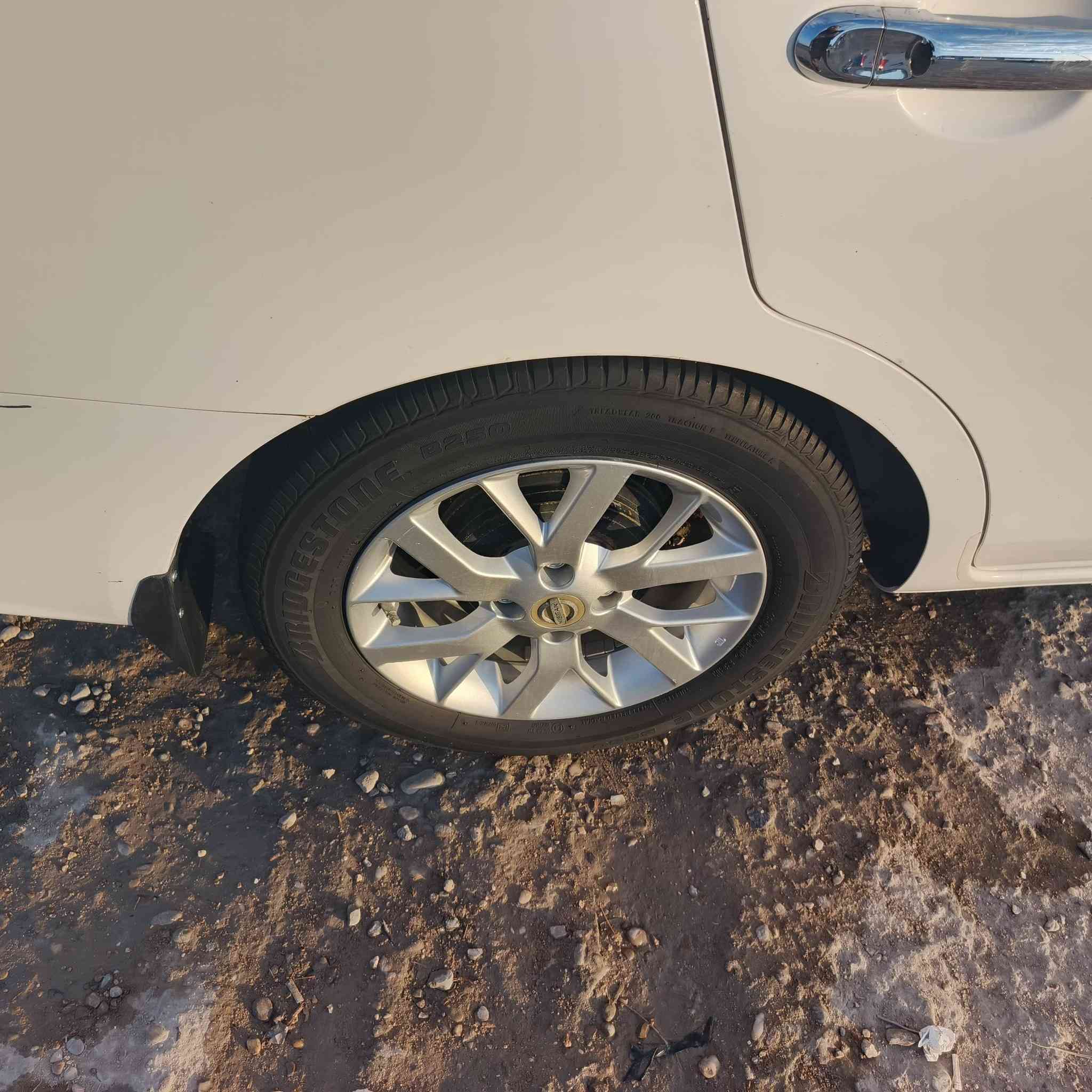 السلام عليكم رمضان كريم على الجميع
نيسان صني 
موديل2024 
ماشيه ٤٠٠ 
مصري
تحكمات
اشاير بل مري 
جام كهربائي
تبريد خلفي
السياره جديدة
سبير مانازل
مكفوله من صبغ
ول تبديل
تبريد ❄ثلج 
السياره نضام شركه
بيه بارد
السياره جديدة
سوناره موجود
السعر ١١٣ وبيه مجال
البيع فقط مكاني نجف
‏‪***********‬‏
