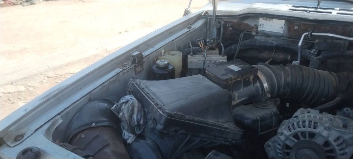 يا الله السلام عليكم ملخصات ابو اكروب باجيرو موديل 93 مكينه كير بلاد يسرا بلاد سياره  سياره خير من الله سياره شوبت عينكم بالصوره حداديه خير من الله تايرات خير من الله رقم كركوك مشروع وطني بيع مستعجل عنواني ميسان سعرها 40 وبيها مجال ***********، متواجد على الفيس والاتصال
