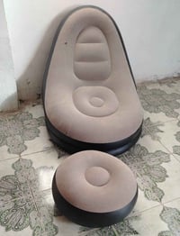 كرسي • مسند قدم