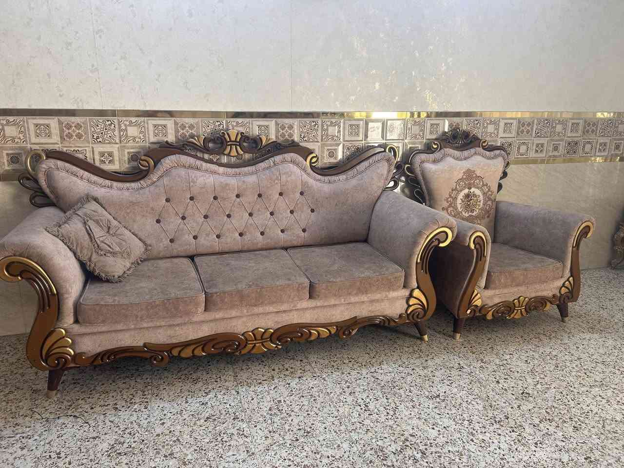 تخم 8مقاعد سعره 400الف
مكان شهداء البياع ***********
