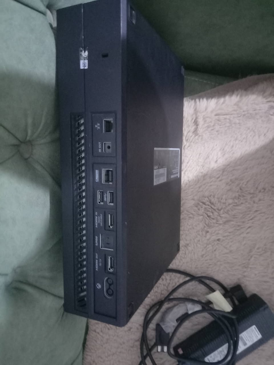 إكس بوكس ون جديد مابية اي اشي من الخارج يشتغل وجديد ونضيف بس مدخل الأقراص مايشتغل وياه قرص مجاني جي تي اي فايف المكان نجف علوة فحل فوق من صيدلية هند ادور حاجم للاتصال واتساب فقط ***********
