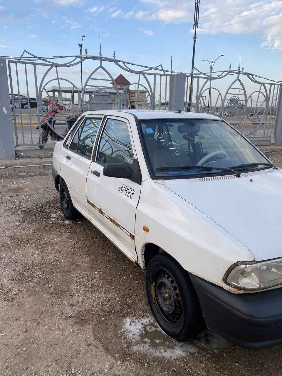 سايبه للبيع مديل 2015 بسمي رقم دولي تخم تاير تبريد مكان السياره البصره الحيانيه *********** سعر35
