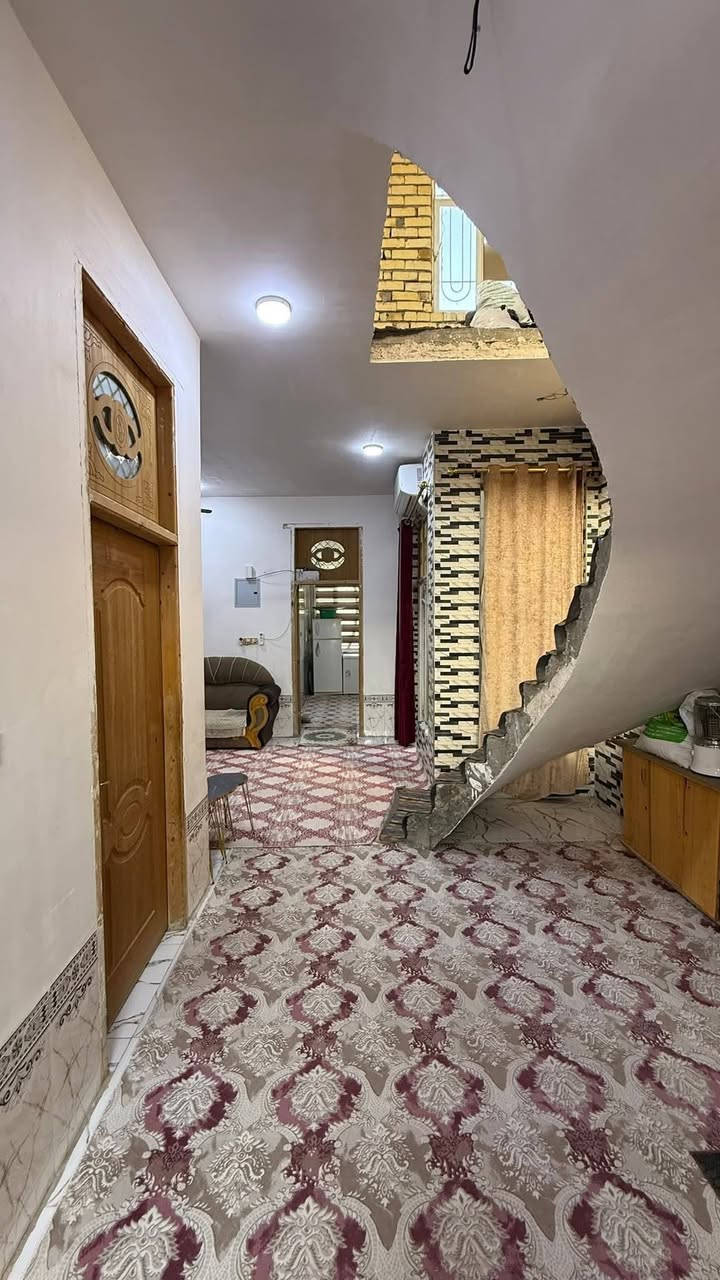 بيت للبيع في الحولي السياسيين
طابو صرف 150 متر 
بناء حديث جديد 
ــــــــــــــــــــــ
اساس بوكـــس 
بناء طابــــــوق 
سقف صـــــب 
ـــــــــــــــــ
غرفة نوم 
صالة استقبال 
مطبخ حار وبارد 
مجمع حمامات وصحيات داخلي وخارجي 
ارضية الأستقبال مرمر درجة اولى 
ارضية البيت بورسلين اسباني درجة اولى 
جدران المطبخ بورسلين اسباني 
طارمة كراج سيارة 
ـــــــــــــــــــــ
البيت نظيف وجاهز للسكن بدون نقص 
ـــــــــــــــــــــ
#مطلوب اسكان 30 مليون 
التسديد الشهري ١٨٠ الف فقط

#المبلغ_الكلي ١٢٥ يستقطع الأسكان 
والتسديد الشهري خلف المشتري 
ــــــــــــــــــــــ 
اكو دار بصفه هم ١٥٠ للبيع يعني المساحه ٣٠٠ كل دار ١٥٠ الاستفسار عل رقم ***********
