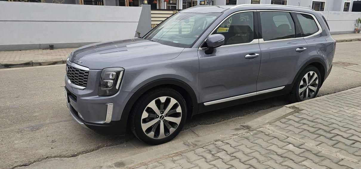 كيا تولورايد موديل 2021 جي تي لاين أعلى فئة خليجي وكالة
السيارة فول مواصفات بدون حادث بدون صبغ لون مميز داخل وخارج

عداد المسافه 135 الف كم قابل للزيادة 

المواصفات 

حساسات امامي خلفي أربع كاميرات رادارات نقاط عمياء 

داتا شو تحكمات ستيرن قيادة ذاتية وتحديد مسار وتوقف ذاتي 

كشنات جلد لون مميز الامامية كهرباء وتدفئة وتبريد 
فتحتين بالسقف
سبع انظمة قيادة واوتو هولد وسايد بريك كهرباء 

مرآة وسطية عاكسه للضوء والجانبية عاكسه وشفط 

تشغيل عن بعد 

رقم اربيل موجودة في الكوت

السعر 285 ورقة 

للاستفسار الاتصال على الارقام التالية 

***********

*********** واتس اب
