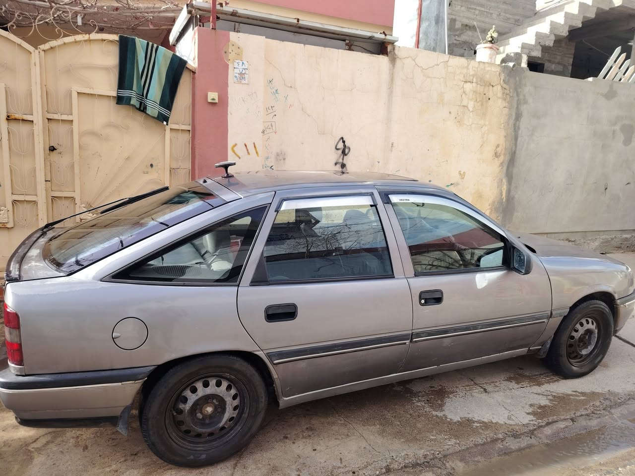 فكترا 18 موديل 92 بسمي هسة سنوية جديد كاربون بنزين بي شرط تحويل سعر 50 بي مجال قليل رقم موبايل ***********    ***********
