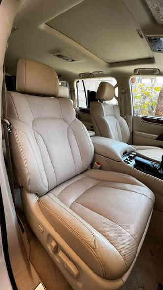 لكزس lx570 2018

ماشيه 143 الف 
باسمي السيارة 
رقم بغداد مشروع وطني 30730

عليها نانوا فقط دعاميه و تكم و جاملغ

كفاله عامه (( فقط الدعامية الاماميه بيها صبغ ))

مواصفات لكزس معروفه 
كامرات 350 ، رادارات ، فتحه ، تبريد تدفئة مقاعد امامي خلفي  ، جكات ، 5 وضعيات قيادة 

مكان سيارة بصرة 

سعر 775 بيها مجال بسيط 

***********
