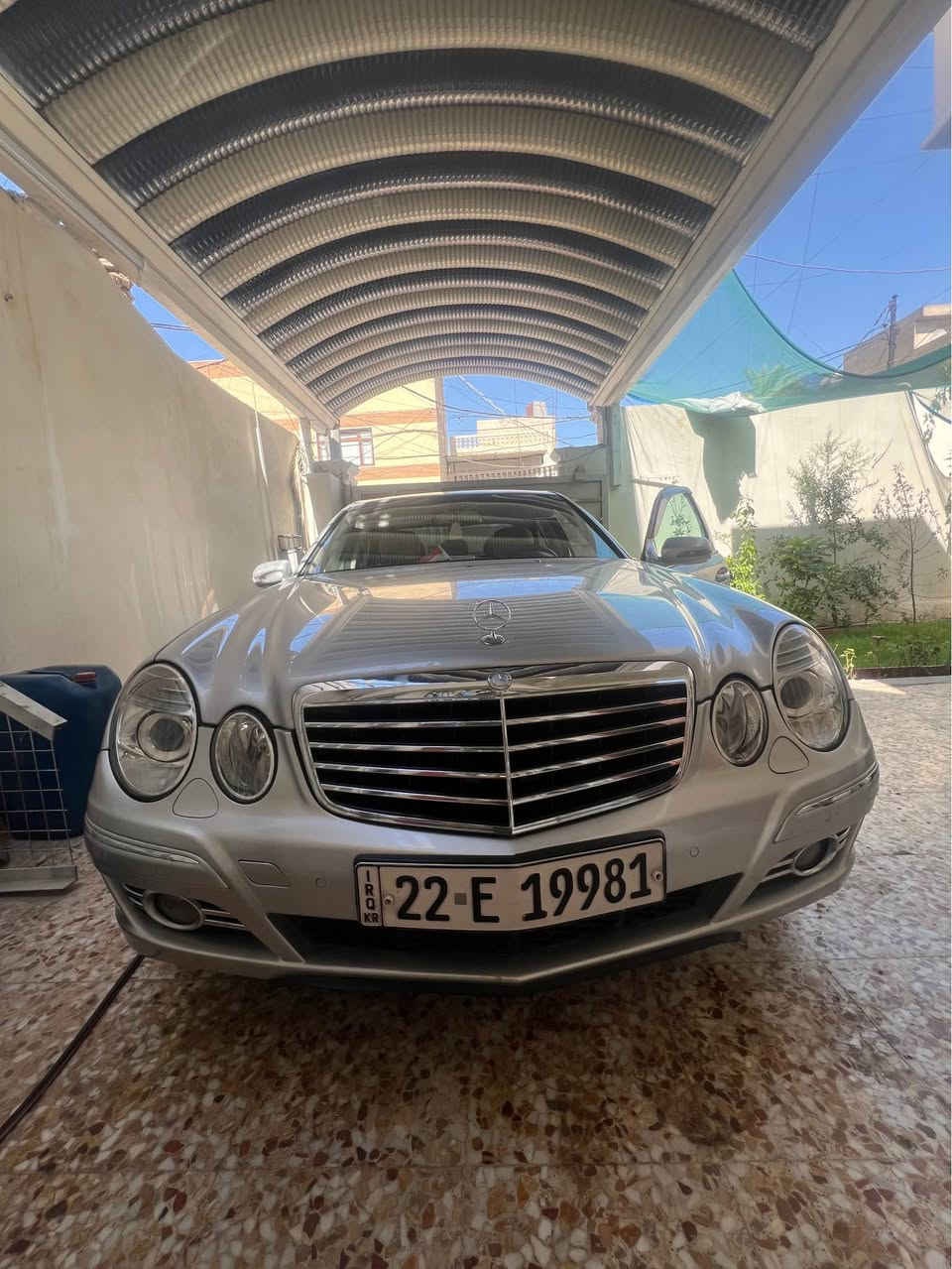 السلام عليكم اخوان سيارة مارسيدس E350 فول مواصفات مكفوله من كلشي كهربائيات ميكانيك كشر تبريد ثلج باسم الحجي فتحة سلايت حساسات خلفي كشنات كهرباء سيارة جديدة  بمعنى الكلمة بلادية كلها دشبول كشنات بلادية لا فطور ولا جراد بالصبغ  للاستفسار الاتصال على الرقم ***********
السعر 150 بغداد, العراق
