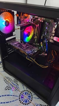 كور i7 الجيل الثامن • RX580 جيجابايت • 16 جيجا DDR4