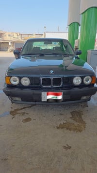 للبيع BMW 525 مفتوح تبريد شغال كير ومكينة جديد ومكفول   جانيها من ٢٠٢١...