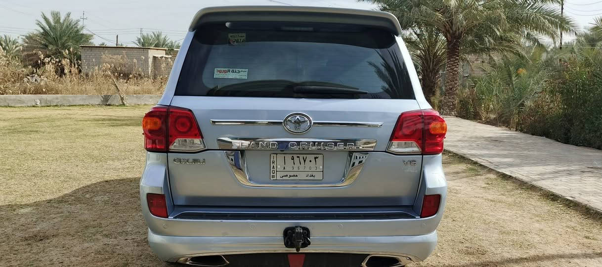 لاندكروز موديل 2011 ستينيه اصل معروفه مواصفات الستينيه رقم بغداد بيه صفه صبغ بدون دواخل جاهزه كير مكينه حداديه تخم تاير مكانه كربلاء طوريج 
رقم الهاتف ***********
