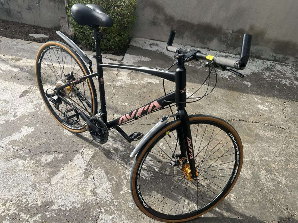 سلام عليكم بايسكل c700 للبيع ماركه AVRA بايسكل. ناعم وخفيف كلش مريح الجديد ماته 250 سعره والي عندي الزكه عل كتابه ممشيوله يعني نظيف بمعنه الكلمه مكان بغداد زعفرانيه بريكات شغاله سرج يصعد وينزل سعره 165 بي مجال


**إذا كنت صاحب هذا الإعلان وتريد حذفه لأي سبب، رجاءا أرسل رسالة إلى الدعم الفني**