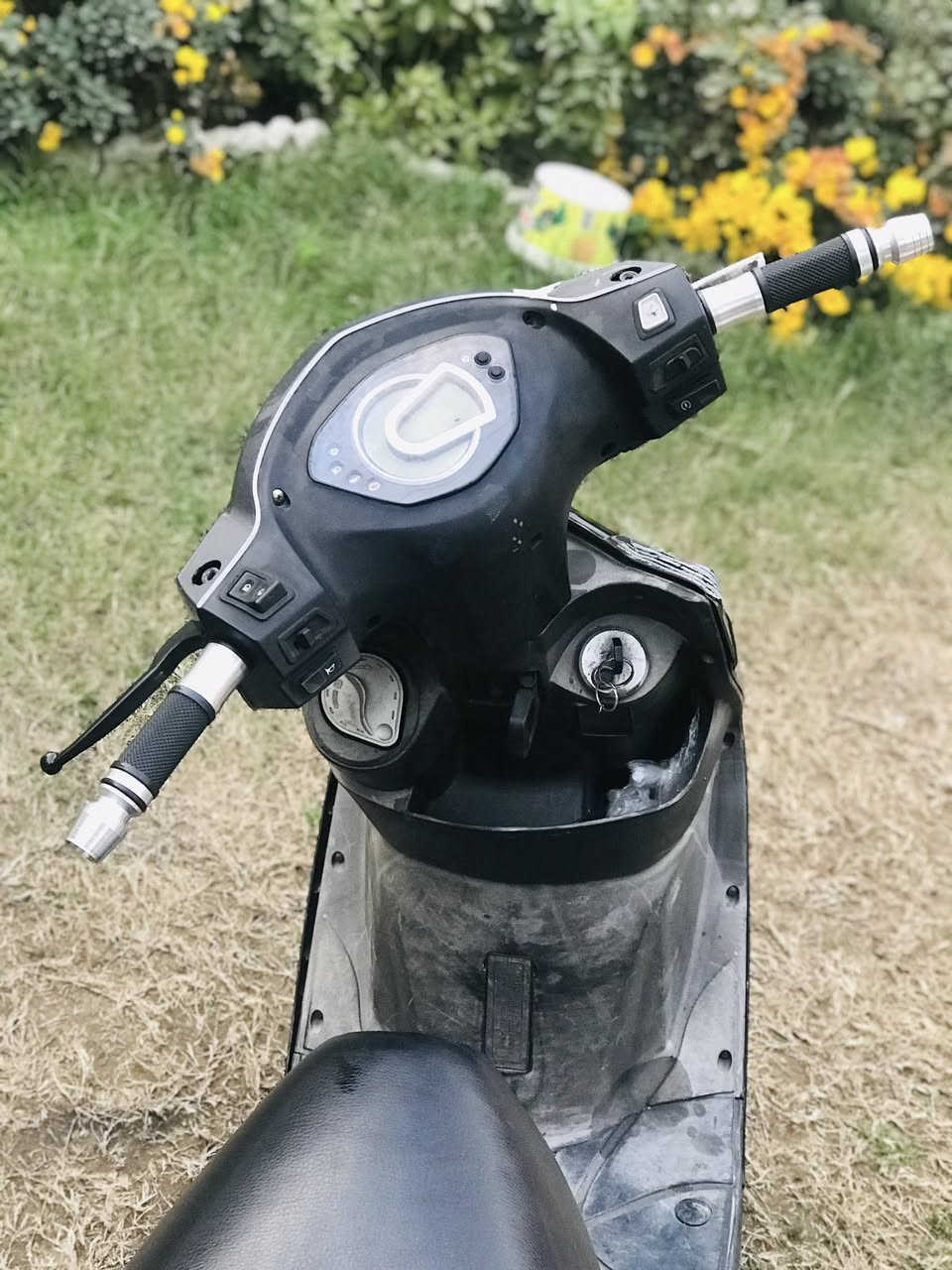 السلام عليكم دراجة كامكو سيام موديل2012 ام الطالاعات عداد الكتروني كلة شغال صندوك كهربائي الدراجه كفرات بلادية المكينة برغي ممفتوح بيههة  بيهة ورقة معرض السعر 650 للاستفسار *********** مكاني الحريه الدولعي
