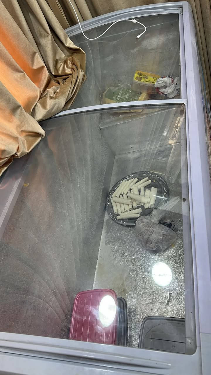 عندي مجمدات ثنين مال موطه وحده خزن وحده عرض 12 بلانكه ومكائن ازبري ثنين هوسك حوضين وعارضه عاموديه مكاني بغداد جديده للتواصل ***********
