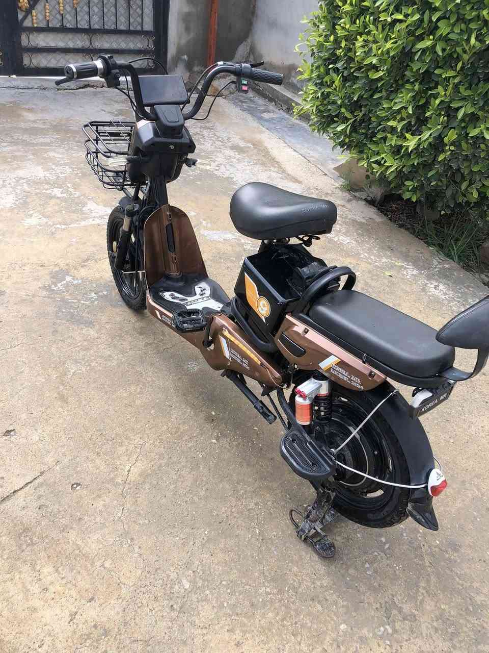 السلام عليكم
بايسكل شحن للبيع كله كامل اي نقص مابي حجم 16 بطاريات جدد مكان ديالى بعقوبه السعر ٢٠٠ بي مجال التواصل خاص لو رقم ***********  واهلن وسهلن
