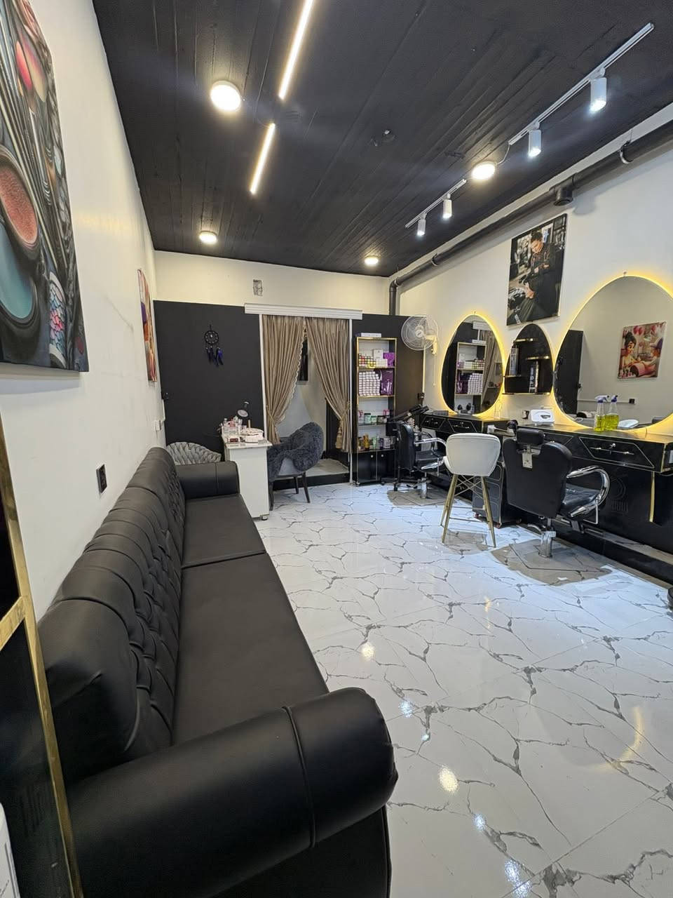 صالون متكامل لل بيع عنوان ناصرية مركز ***********
