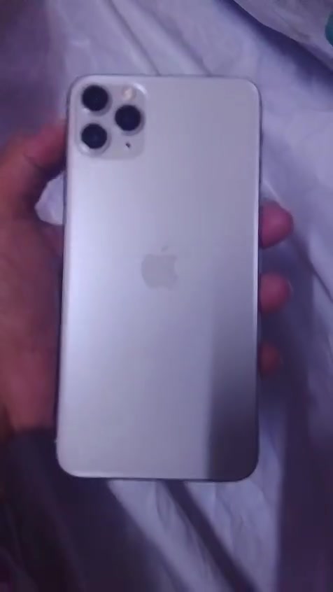مراوس فقط
iPhone 11 Pro Max 

ذاكرة 256 

بطاريه 74 

ملحقاته شاحنه وكفرات ثنين


**إذا كنت صاحب هذا الإعلان وتريد حذفه لأي سبب، رجاءا أرسل رسالة إلى الدعم الفني**