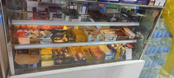 سلام عليكم براد كيك نظيف جدا وفاترينات طول مترتين عدد 5 ومترتين ونص عدد 4 الاستفسار الاتصال على الرقم  مكان نجف
***********
