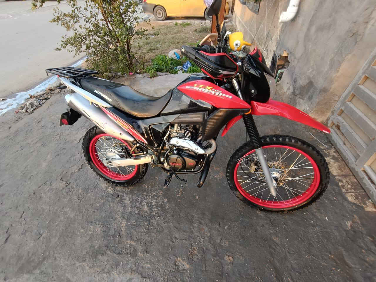 السلام عليكم دراجة قفاز للبيع مكينه 200 ماشيه 50000 با اسم الشركه بعدها تحويل ثاني يوم السعر 2500 وبيها مجال مكاني البلديات تواصل على الرقم ***********
