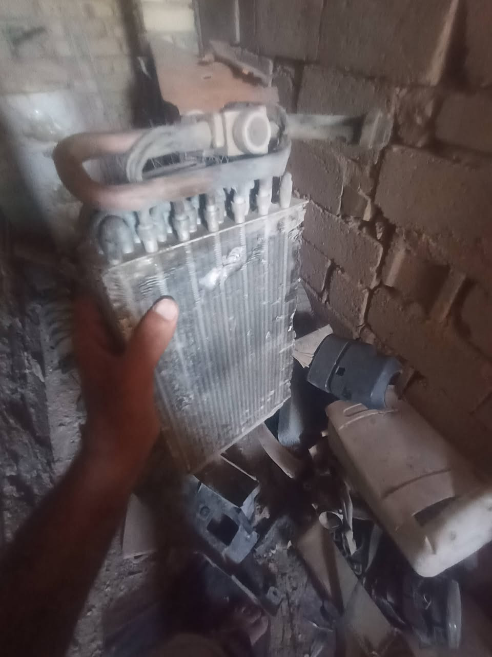 السلام عليكم
فان وفريزمالE36وجوك مال لايت بعدني مامصوره عالفحص وبك لايت مال زعره
الفريزوالفان سعرهن40 الف والجوك 10 والبك لايت55


**إذا كنت صاحب هذا الإعلان وتريد حذفه لأي سبب، رجاءا أرسل رسالة إلى الدعم الفني**