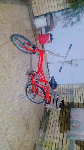 السلام عليكم بايسكل طباكي  للبيع حجم 20 البايسكل فووووول عوزه بس بريكات لون أحمر البايسكل مكفول من الطول للطول مراوس عادي السعر 50 الطبكه شغاله التواير جدد العنوان ميسان حي الجامعة الهاتف *********** واتساب شغال
