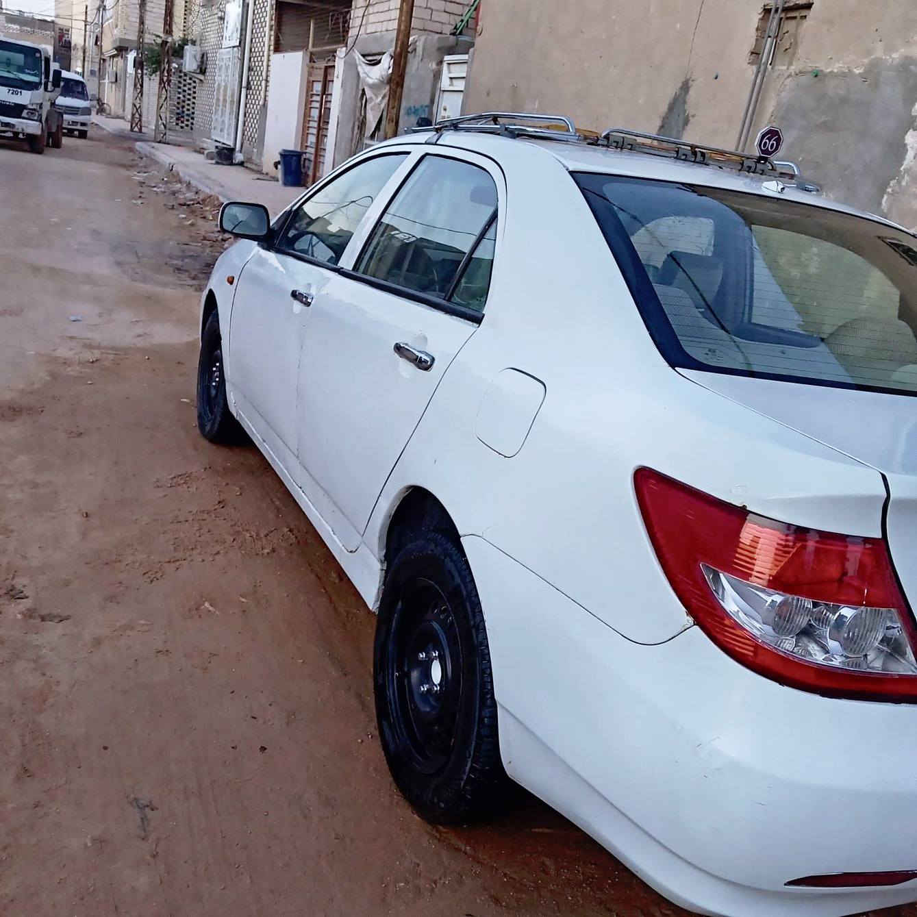 السلام عليكم سياره للبيع موديل 11 
 بي واي دي اف 3 رقم انجليزي سياره خير من الله تخم تاير مكينه لانسر  مسيبوشي السعر ٤٠ بيهه مجال حك الجيه عنوان النجف رقم تلفون ***********
