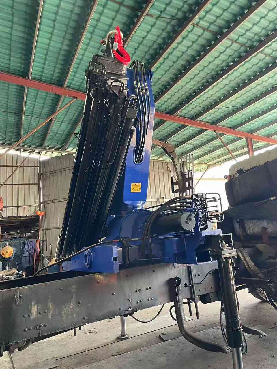 PM 47 new Crane Six-section hydraulic telescopic, new machine accessories


**إذا كنت صاحب هذا الإعلان وتريد حذفه لأي سبب، رجاءا أرسل رسالة إلى الدعم الفني**