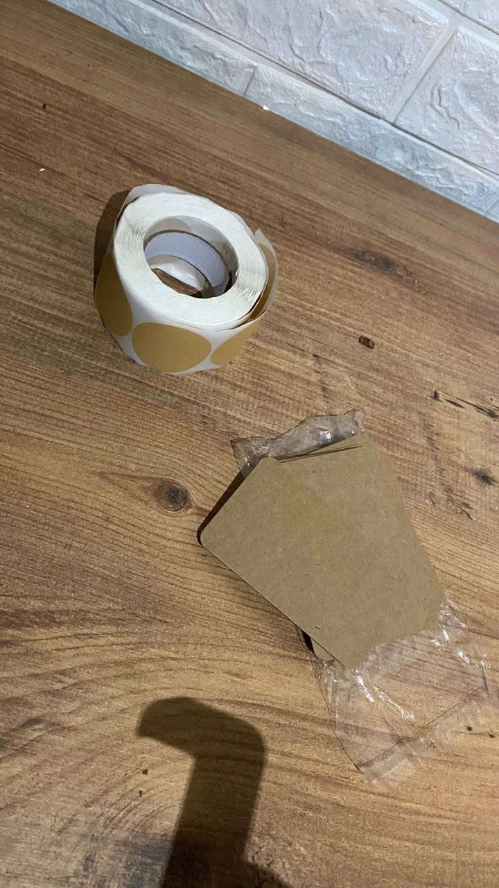 السلام عليكم
مشروع كامل للبيع 
بسبب عدم التفرغ و وجود مشروع ثاني 

المشروع هوا طبع أو نقش ليزري على الخشب

1:جهاز الليزر ينقش 
على الخشب والمعادن المصقولة 
ونقش على المطاريات 
2: صفحة المشروع 
بيج مرتب ومصروف علي 200ترويج واغلب الريلزات مشاهداتها 20k
و وجود عملا للبيج، الصفحة  مرتب بشكل كلش حلو
3: أغراض الطباعة مجموعة مداليات خشب 
فرش شعر خشب تعليكات سيارة خشب
4: أغراض التغليف كراتين واكياس تغليف 
معى ستيكرات وكارتات فارغة 
5:وجهاز قش 
وأوراق قش

بسعر 400 
الي حاب يشتري يراسل خاص


**إذا كنت صاحب هذا الإعلان وتريد حذفه لأي سبب، رجاءا أرسل رسالة إلى الدعم الفني**