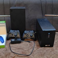 للبيع إكس بوكس سيريس إكس بالكارتون مستعمل نظيف جدا  بدون تصليح  مع 3 ي...