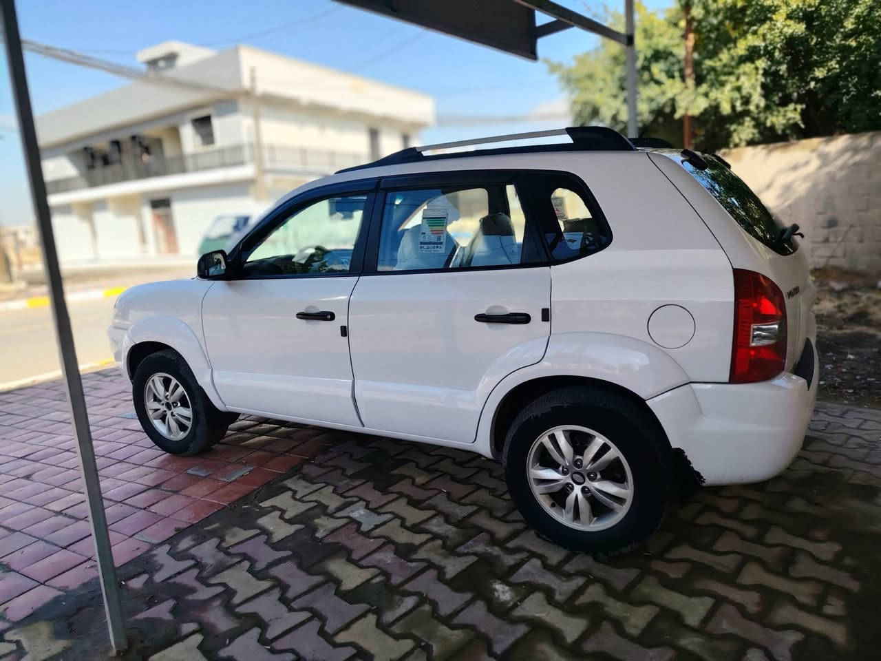 السلام عليكم
توسان موديل 2010 خليجي خليجي مكفوله السياره بيه شخطين بالجاملغ الأمامي ونصبغ من عنده شويه فقط لا فتح ولا تبديل سياره جديده معنا الكلمه مامتعوبه  محرك 2000 دوش المرغوب . محرك وكير مكفولات مامفتوحات تخم تاير صدر امامي خلفي كله جديد تبريد ثلج وين ما يعجبك تفحص رقم بغداد ومكاني بغداد وسياره بسمي رقم انكليزي هزه جديده سنويه 2029 جاهزه الشراي يتصل ***********. بالعافيه ع الياخذهه السعر اتصل وبيك خير وتدلل
