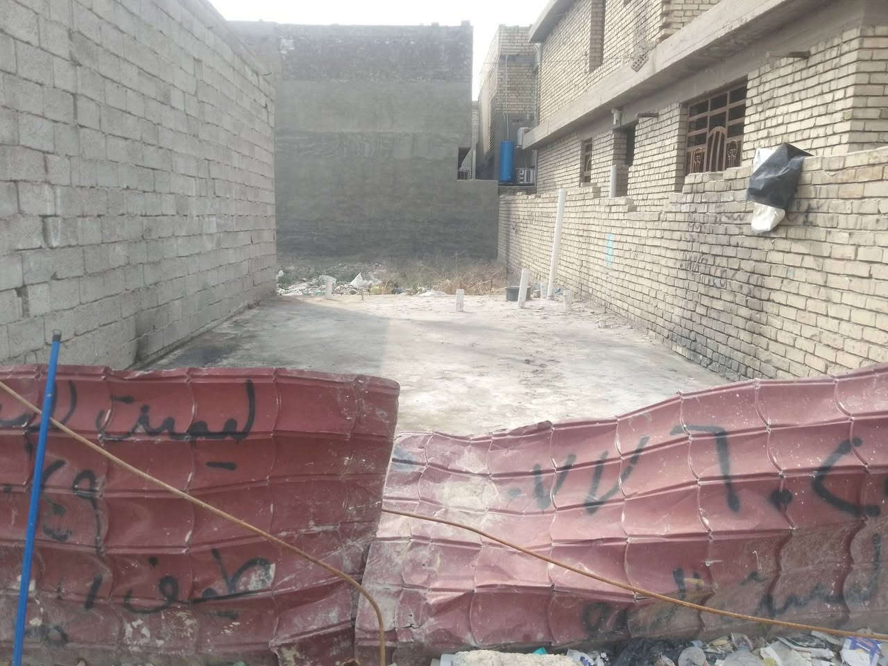 سلام عليكم قطعه ارض 50 متر للبيع كامله رفت مجاري ماء واصل بس تبني  الجواهري قريب السدة بصف التبليط ***********
