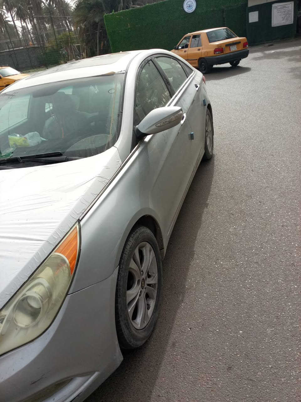 سوناتا ٢٠١١ فول مواصفات للاخير vip رقم بغداد بيها صبغ قطعة وحدة وبيها جراد سيارة بجم كبس سعر 105  ***********  العنوان الكاضمية
