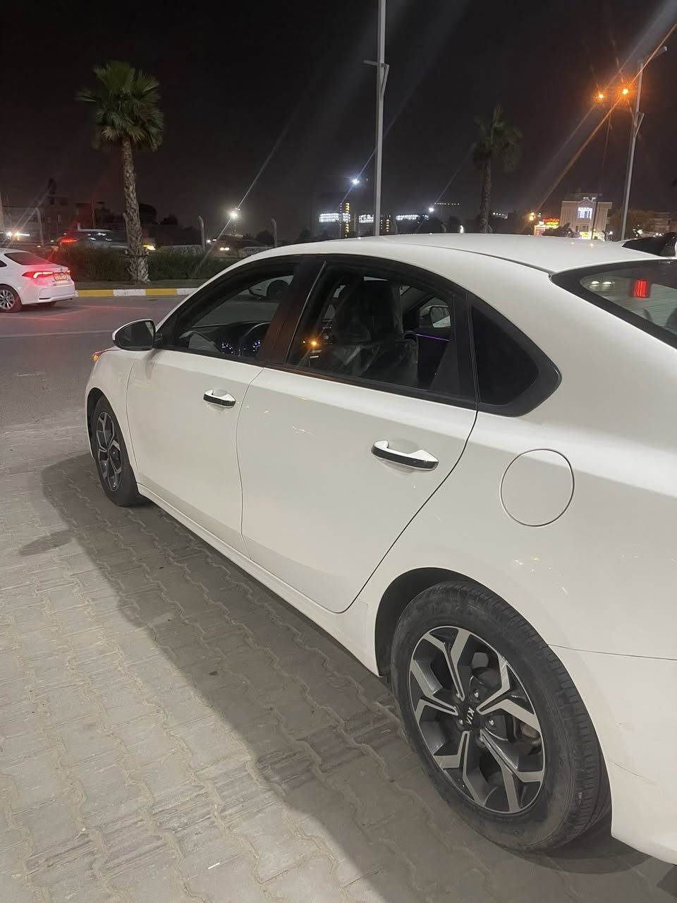 السلام عليكم
كيا فورتي 2020 للبيع رقم أربيل 
السيارة وارد امريكي 
حادث السيارة  بأمريكا باب السايق والجاملغ الخلف السايق ورقم الشاصي موجود بالصور 
وبالعراق حادث دراجة بالمازدة العكس السايق وتكيل صغير بالجاملغ 
السيارة  فول ما عدا الفتحة والبصمة نظيفة ونصبتها حلوة والسيارة تبريدها ثلج وباتري وصدر كلة جديد ما بيها اي نقص
ممشى السيارة 48 الف ميل
مكان السيارة بغداد - الكرخ 
للاستفسار الاتصال على الرقم  ***********
متواجد على الواتساب فقط
