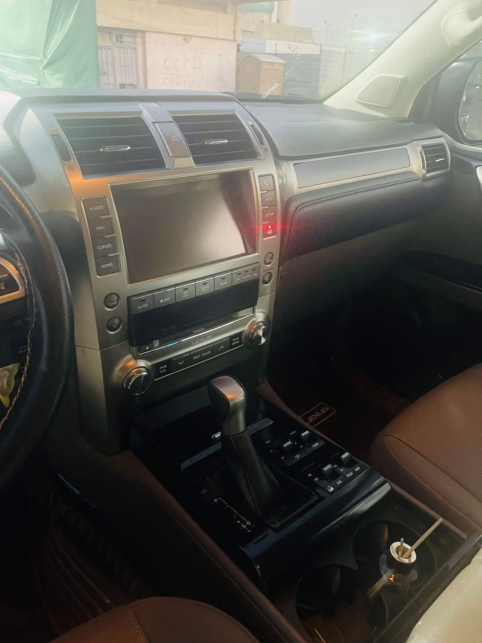 لكزز برادو gx460 موديل 2020 رقم بغداد سياره مكفوله ماشيه 100 الف سياره فول مواصفات هذا رقم ***********
