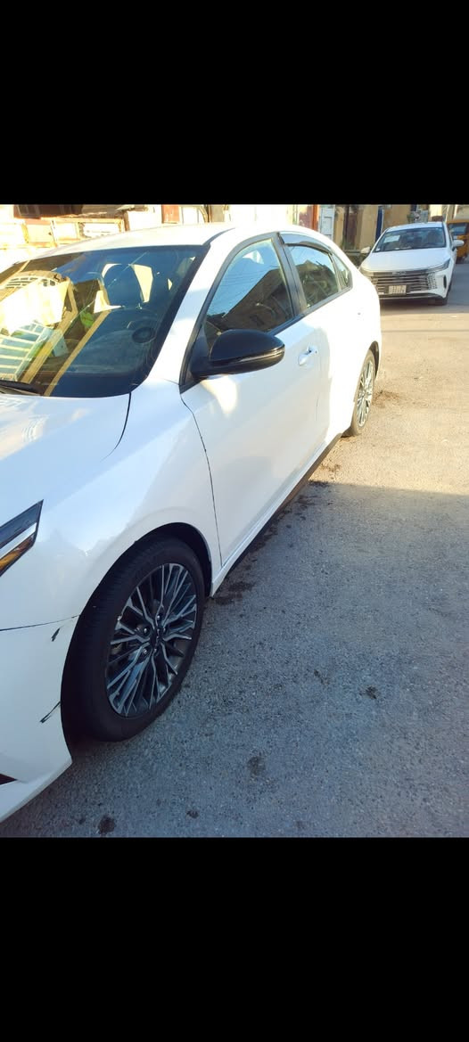 كيه فورتي موديل ٢٤لبيع لسعر١٣٠قفل لعنوان بغداد رقمي *********** مااراوس بيع فقط
