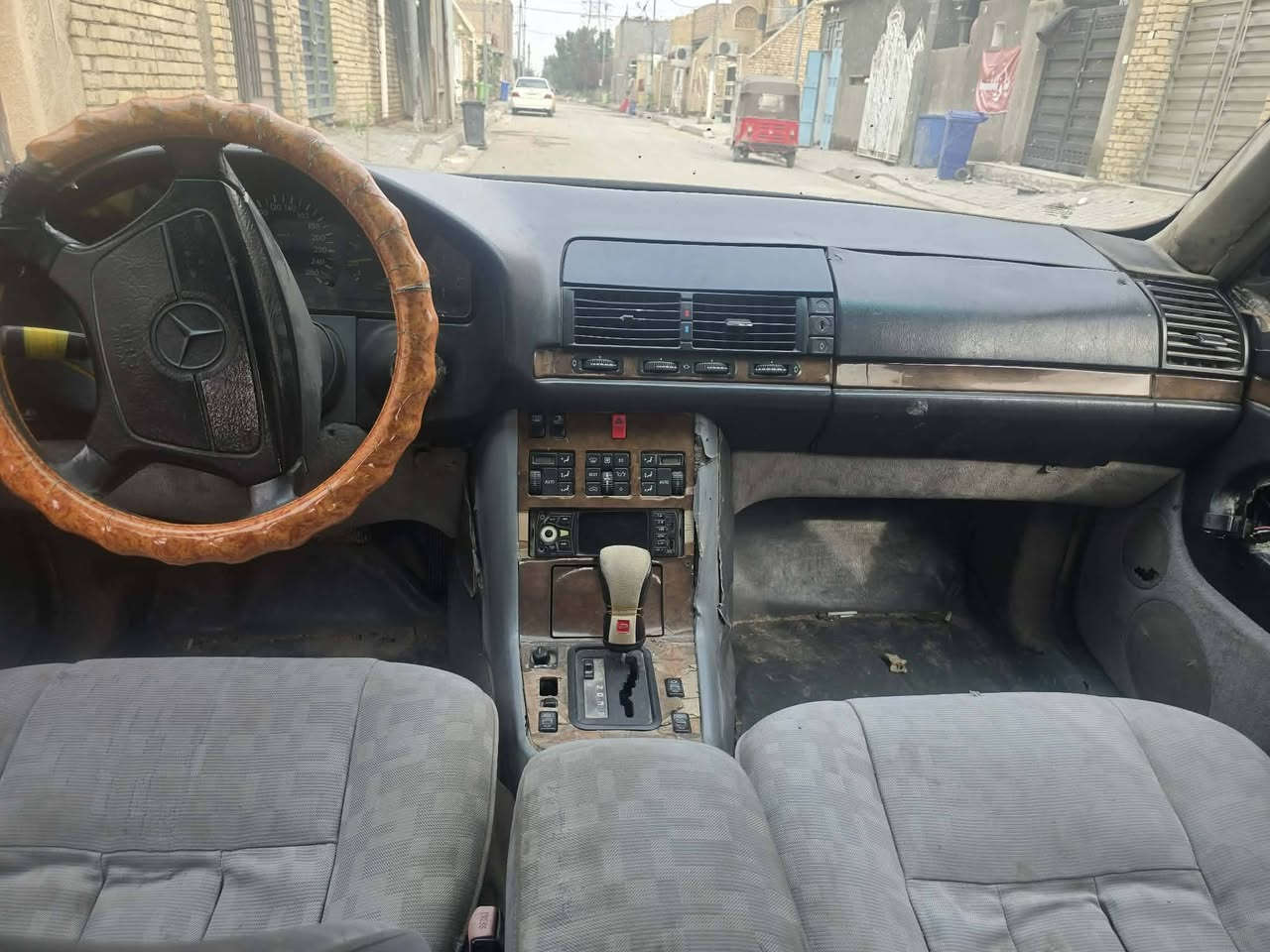 تحية طيبة
مارسدس شبح

حجم 300

موديل 92

كير محرك ابلادي 

كير محرك كفالة 

محرك 6 اسرندر 

مكفولة من الظربه 

تخم تاير جديد 

صدر جديد 

دواخل /100/70

صبغ جمالية 

بيع امراوس حسب القناعة

السعر المطلوب 52 وبيها مجال 

مكان السيارة بلكوت مركز مدينه 

/***********/

/***********/
