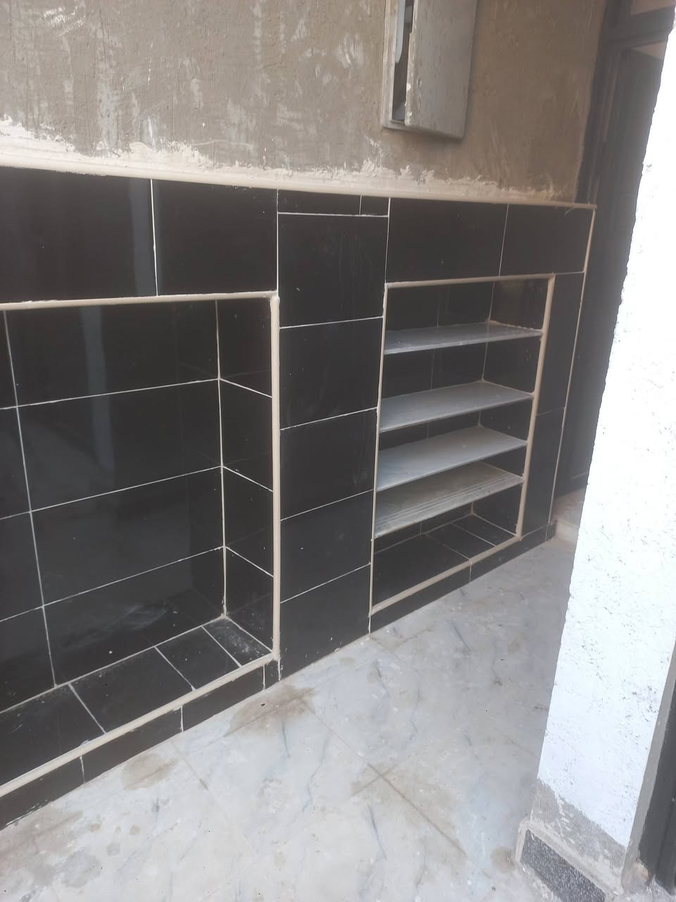 سلام عليكم نشتقل سرميك 
شقل حلو  
بسعار مناسبة 
***********
