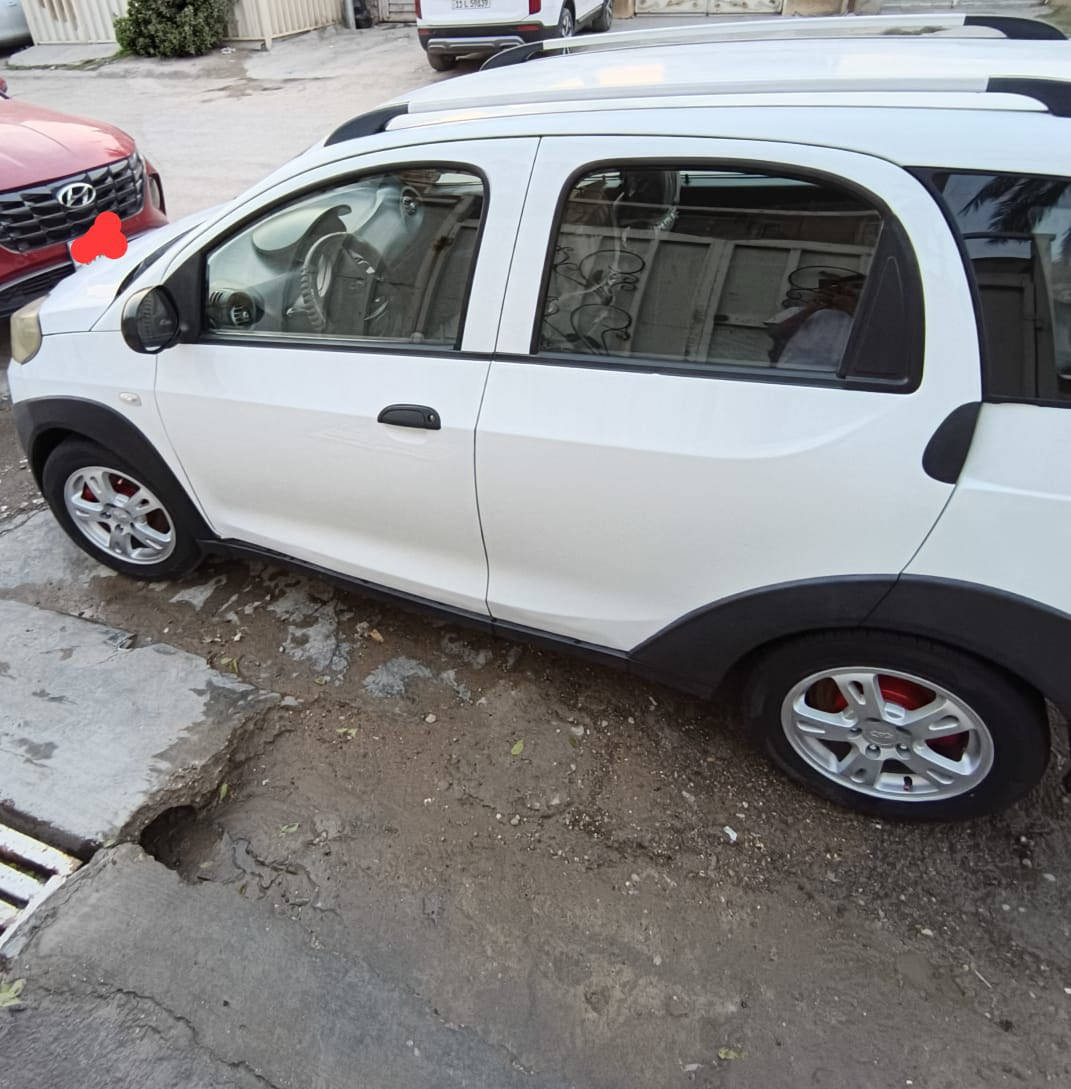 السلام عليكم اكس ون (X1 ) موديل 2014 سياره جاهزه من كلشي محرك وكير مابيهن اي مشكله  تبريد شغال ثلج حداديه وتايرات جدد مكفوله بدون حادث سياره جديده وجاهزه بالعافيه ع ياخذه غرفته نضيفه وجديدة رقم واسط تحويل ثاني يوم السعر 42 وبيه مجال  بسيط مكان السياره بغداد 
للاتصال ‭0770 944 2450‬ متوفر واتساب
