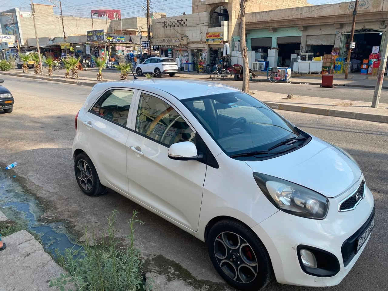 السلام عليكم كيا بيكانتو موديل ٢٠١١ 
رقم سليمانيه جديد 
أربعه بستم 
سياره نضيفه كير محرك شرط تبريد ثلج داخل شاشه كامره دوار أشاير بل مرايات مرايات كهرب شفط ويل كب كروم اصلي بيها باب الأمامي صبغ فقط بدون دواخل سياره نضيفه مكانها موصل جانب الايسر 
السعر 73$ وبيها مجال بسيط

للتواصل : ***********
واتس👈🏻 ***********
