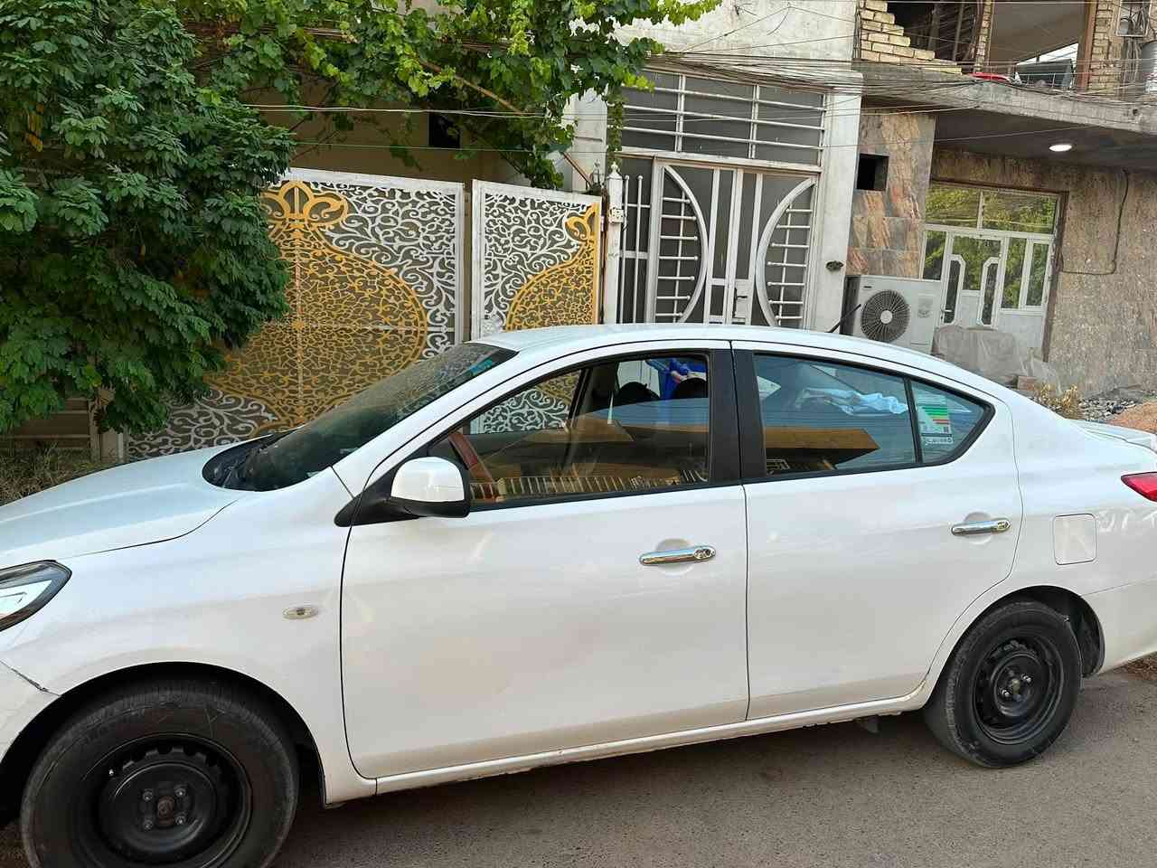 السلام عليكم للبيع نيسان سني هندي 2019 ماشيه 96 الف بيها قطعتين صبغ وقطعتين تبديل سعرها 89 وبيها مجال للتواصل ***********مكانها بغداد حي الجامعه

