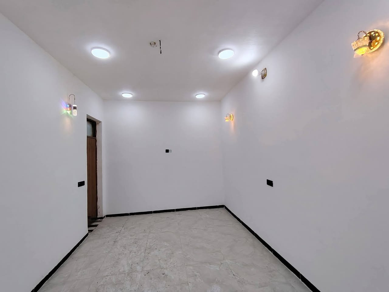 100 متر #طابو_زراعي_سند_٢٥_أقرار

بسعر 35مليون #قابل_للتفاوض

غرفه/صاله/مطبخ/صحيات 2/استقبال/كراج /مكشوفه 

ماء/كهرباء/سوق/مدارس/تبليط 

الموقع 🏡        (#توجد_جميع_المساحات) 

النجف الاشرف مقابل ملحق قريه/شارع الصب عمود 314شارع سياج المطحنه

للتواصل

***********
