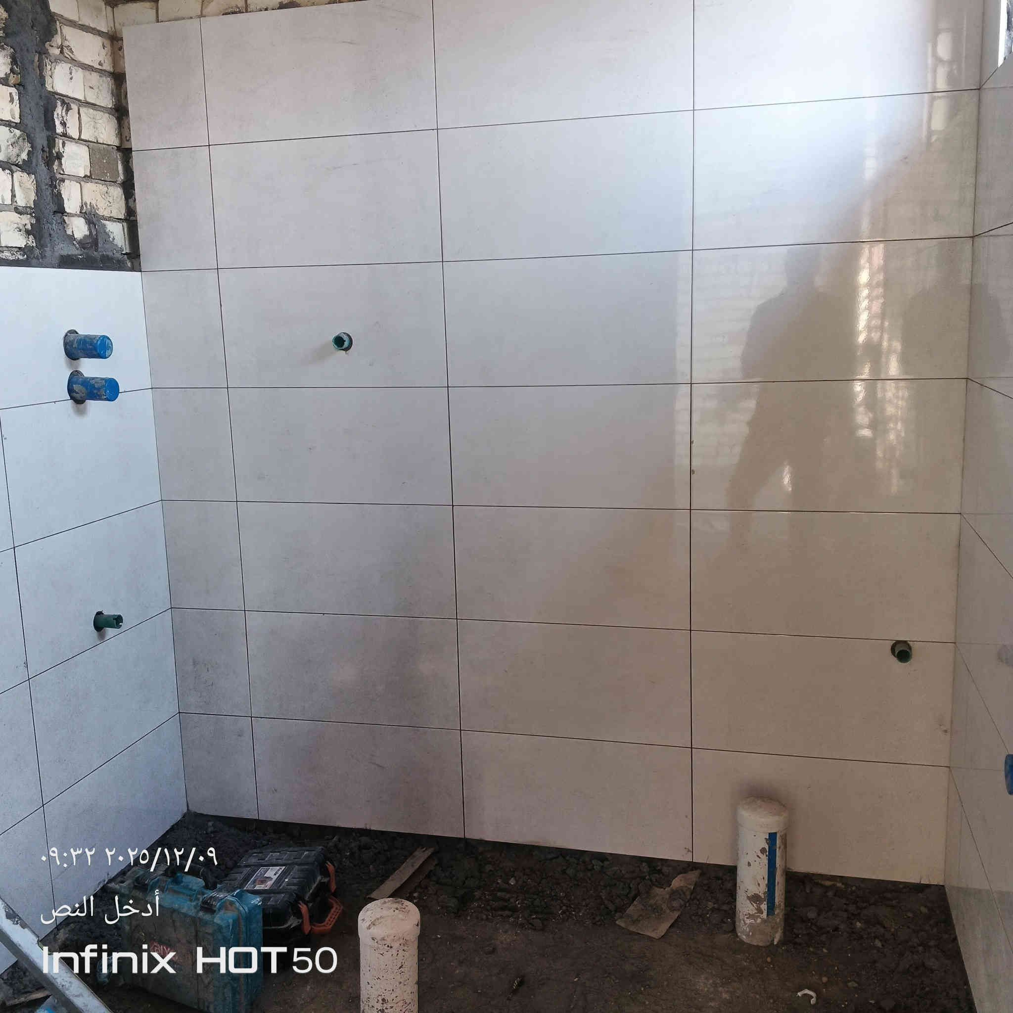 سلام عليكم خلفه سيراميك شغل درجه أوله شغل ليزر شغل مرتب وحلو رقم واتساب وبختمتكم ***********
