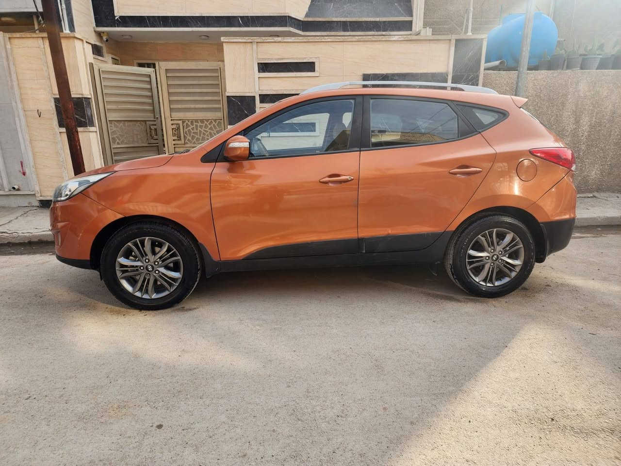 السلام عليكم سيارة نوع توكسان موديل ٢٠١٥خليجي حادث بنيدوجامرغ الايسرمكينة ٢٠٠٠العنوان بغداد الأمين الثانيه السعرخاص *********** اتصال فقط مامتواجدعلفيس السنوية بسمنة
