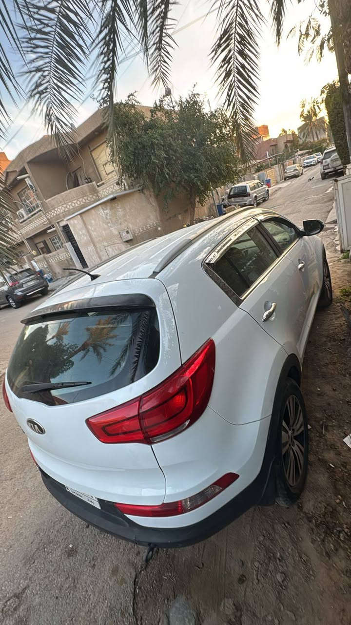 سبورتج ٢٠١٦ وارد يوغسلافي سياره جديده ماشيه ٨٥ الف بيها صبغ بقبغ الجنطه والهلال لخلفي بسمي سياره العنوان زيونه سعر ١٦٥ ورقه *********** فقط اتصال ووتساب
