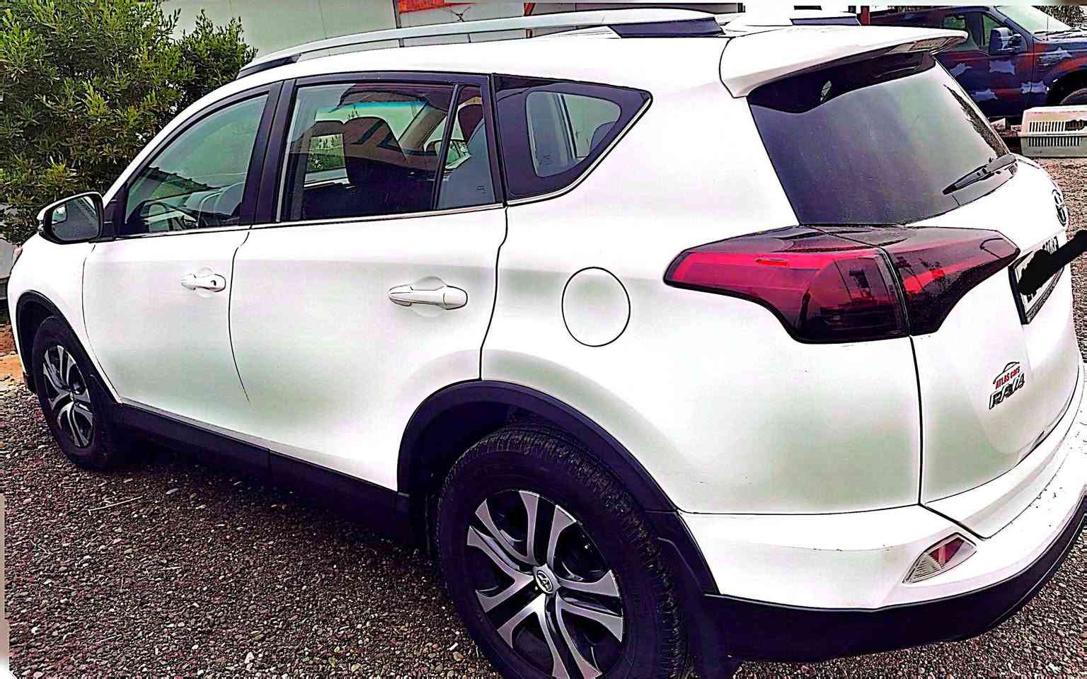 تيوتا راف 4 موديل 2016 امريكي سيارة بيها قطعتين ضرر جاملغ وبونيد تبديل محرك وكير شرط جاهزه نظيفه رقم سليمانيه جديد باسمي ل28تحويل ثاني يوم السعر 163 وبيها مجال قليل رقم الهاتف *********** ويرهم مراوس حسب القناعة
