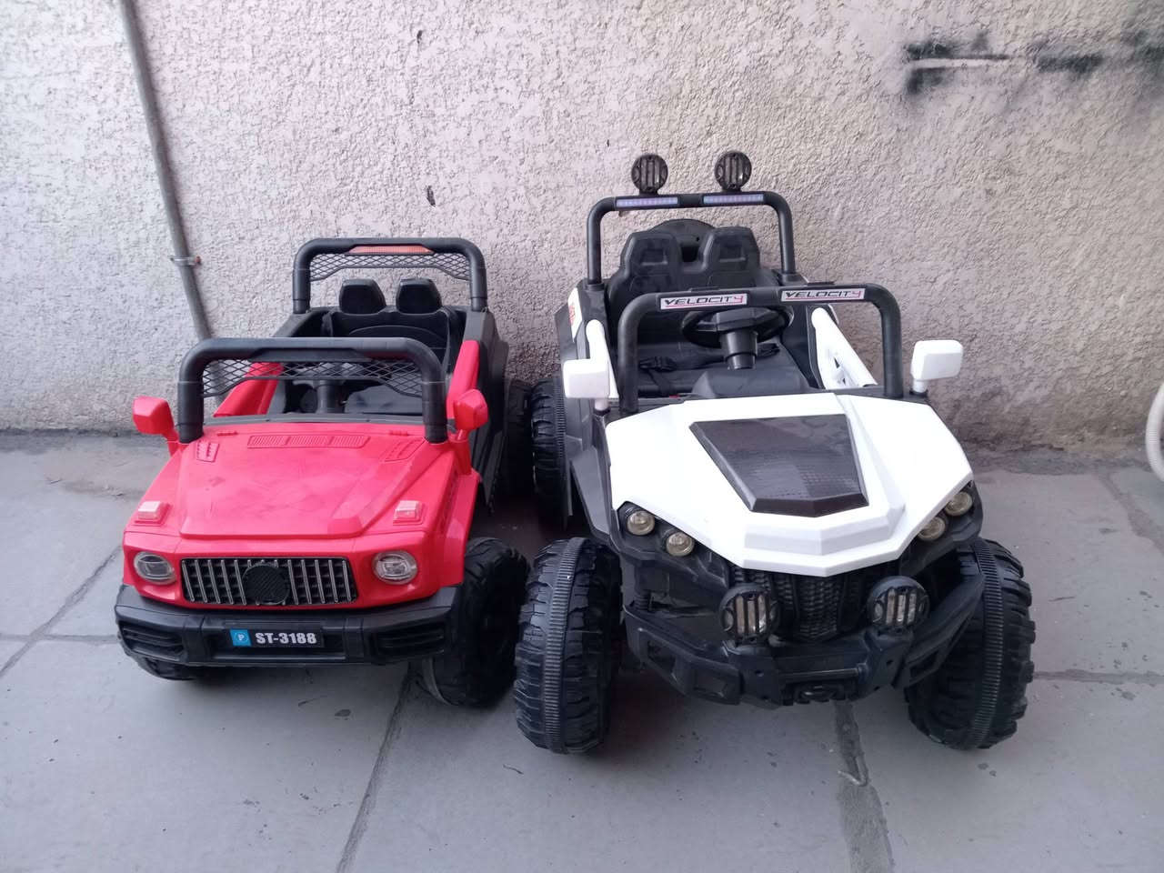 السلام عليكم عندي غراض للبيع سيارة اطفال عدد2 وغساله اطفال وبايسكل  للاستفسار اتصال على الارقم *********** مكاني الوزيريه شارع المغرب
