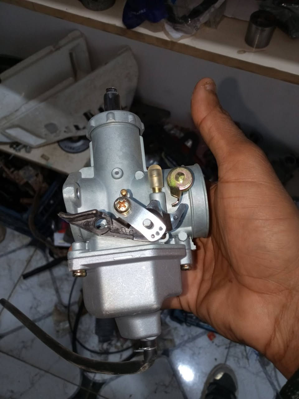 السلام عليكم ادوات قفاز ياباني كافه المكائن  للبيع مامتواجد على الفيس اللاستفسار اتصال على الرقم. ***********. ***********
