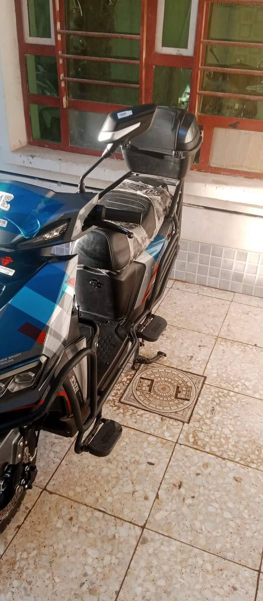 السلام عليكم  
دراجة شحن نوع (الماسة) 
دراجة نظيفة مستخدمة شي قليل 
بطاريات عالفحص 
كهربائيات كلهة شغالة 
مكاني حي الشهداء 
سعرهة 650وبيهة مجال 
***********
