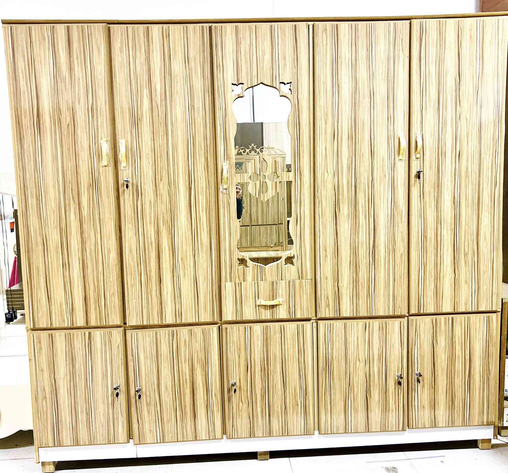 بلاش بلاش 
عربي كوردى #للبيع #بوفروشتن
غرفه نومتركي 6 قطع لوك سعر ( 350) مجال بسيط
ژور نوستن توركى 6 پارچه لوك نرخ (350) ومه جالى كه م
عنوان كركوك حي النصر
***********
***********
ملاحضه نشتري جميع انواع الاثاث المنزليه لدينا كادر توصيل وشد وفتح الغرف
چيت هه يه بو فروشتن وه ره چات كادرى گه ياندن وكردنه وه وبه ستنم هه يه
واتساب
