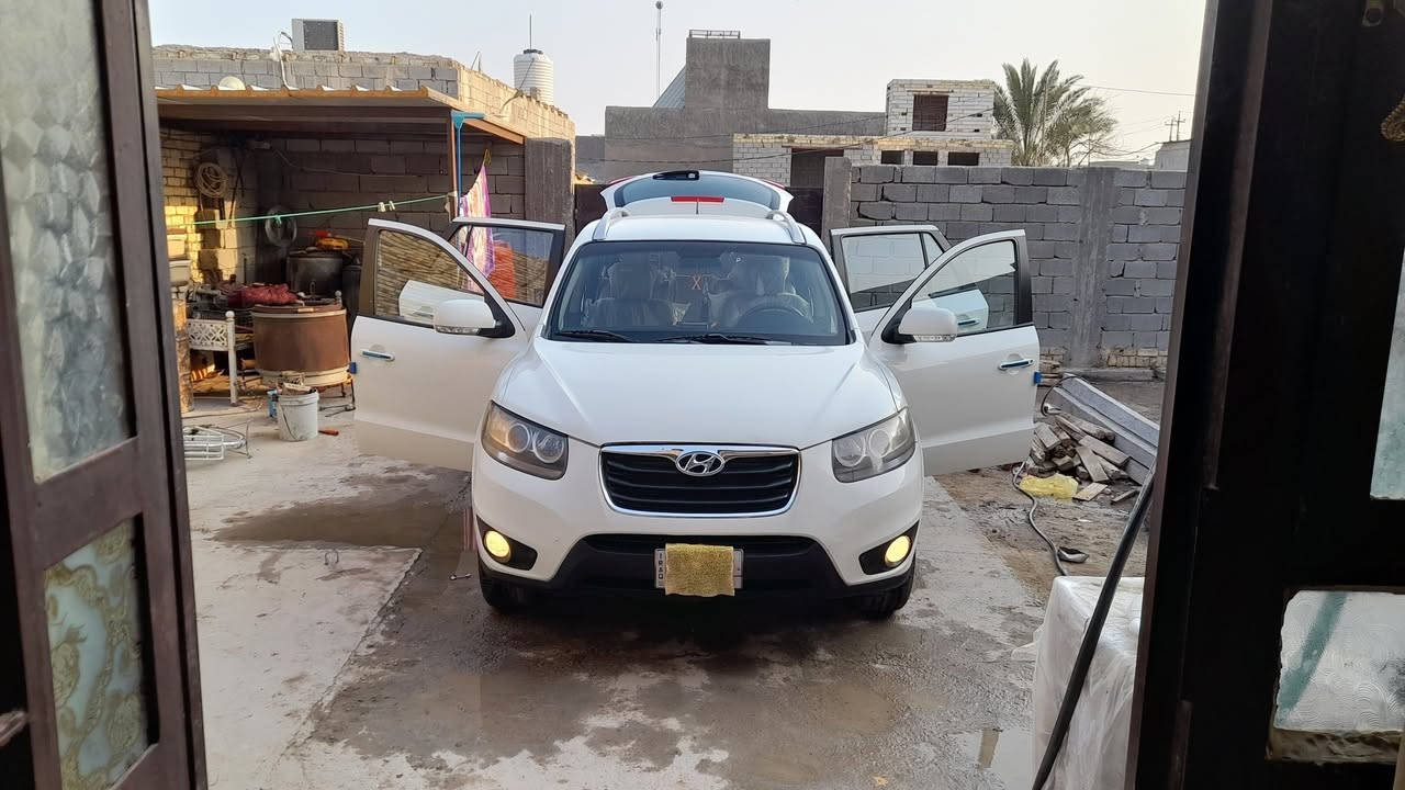 السلام عليكم 
بيع مستعجل لغرض البناء 
وجوه السوك 
سنتافي للبيع موديل ٢٠١٠
٦سلندر
٧راكب
٣قطع تبريد 
بيها قطعتين بنيد مبدل وقبق الجنطه مصبوغ والباقي مكفول سياره نضيفه كلش صدر امامي وخلفي صار 6اشهر من سويته نفض كلف ٧٠٠الف ومنضومه تبريد جديدة كلفت ٥٠٠الف تايرات جدد سياره متعوب عليها بلعافية ع الياخذها مكينه وگير مكفولات 
رقم بابل 
ومكاني بابل الحمزة الغربي 
سعرها 140وبيها مجال 
رقم الهاتف ***********
