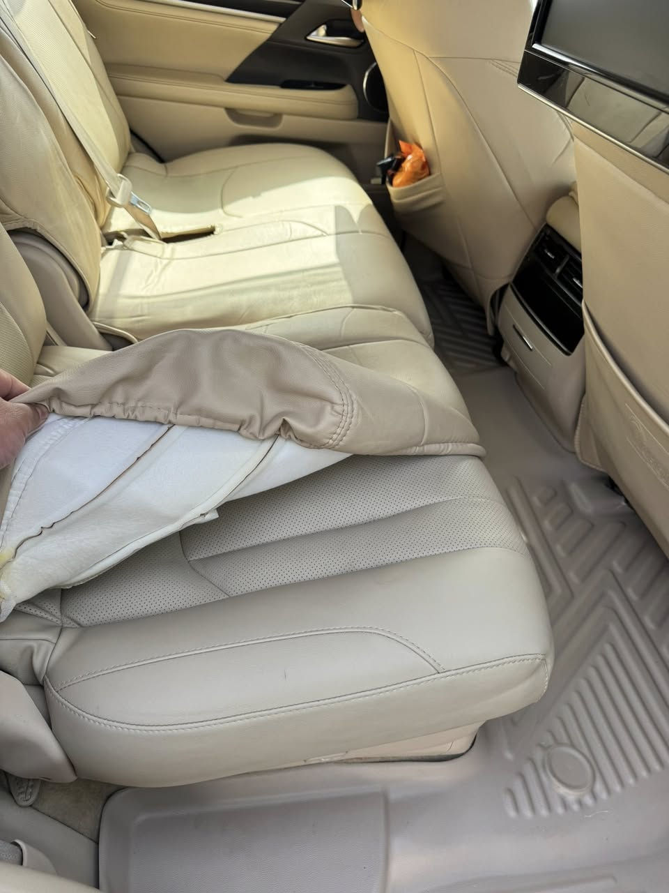 السلام عليكم للبيع موديل 2016 جديدة لوك وكاملة ومكفولة عدى الدعامية بيها رش جمالية ماشية 125 الف حقيقي ومغلفة درجة اولى للاستفسار ***********
والسعر 565 وماكو جديد هذا سعرها
